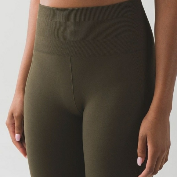 Lululemon Flow & Go Crop SEE MEASUREMENTS - Picture 3 of 12